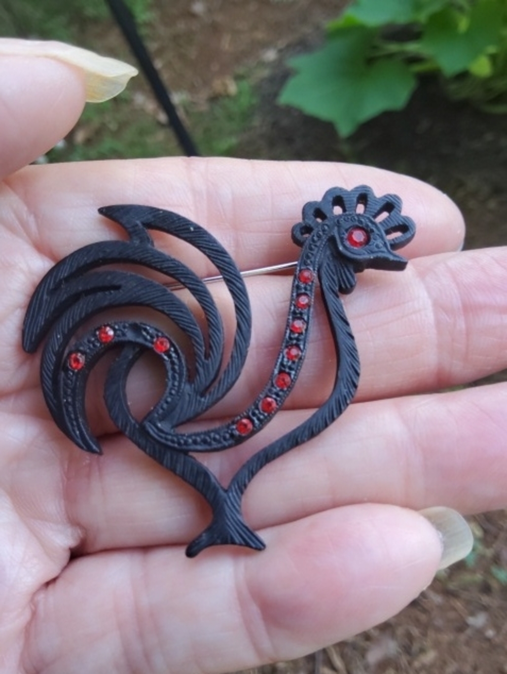 Vintage Coro Black Redeyed Rooster Brooch. - Picture 5 of 5